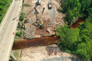 Lowering Box Culvert into position at Cliffs